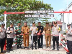 Resmikan Jembatan Merah Putih, Kapolres Berau Wujudkan Mimpi Warga Gunung Tabur Akan Akses Aman