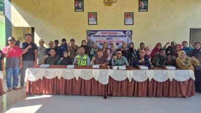 Sinergi Pembangunan Daerah, Babinsa Koramil 0902-05/Sambaliung Dampingi Rencana Kerja Kampung Tumbit Dayak